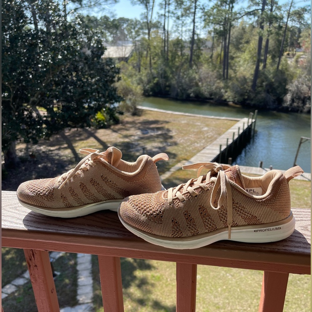 APL Techloom Pro Rose Gold Size 7.5